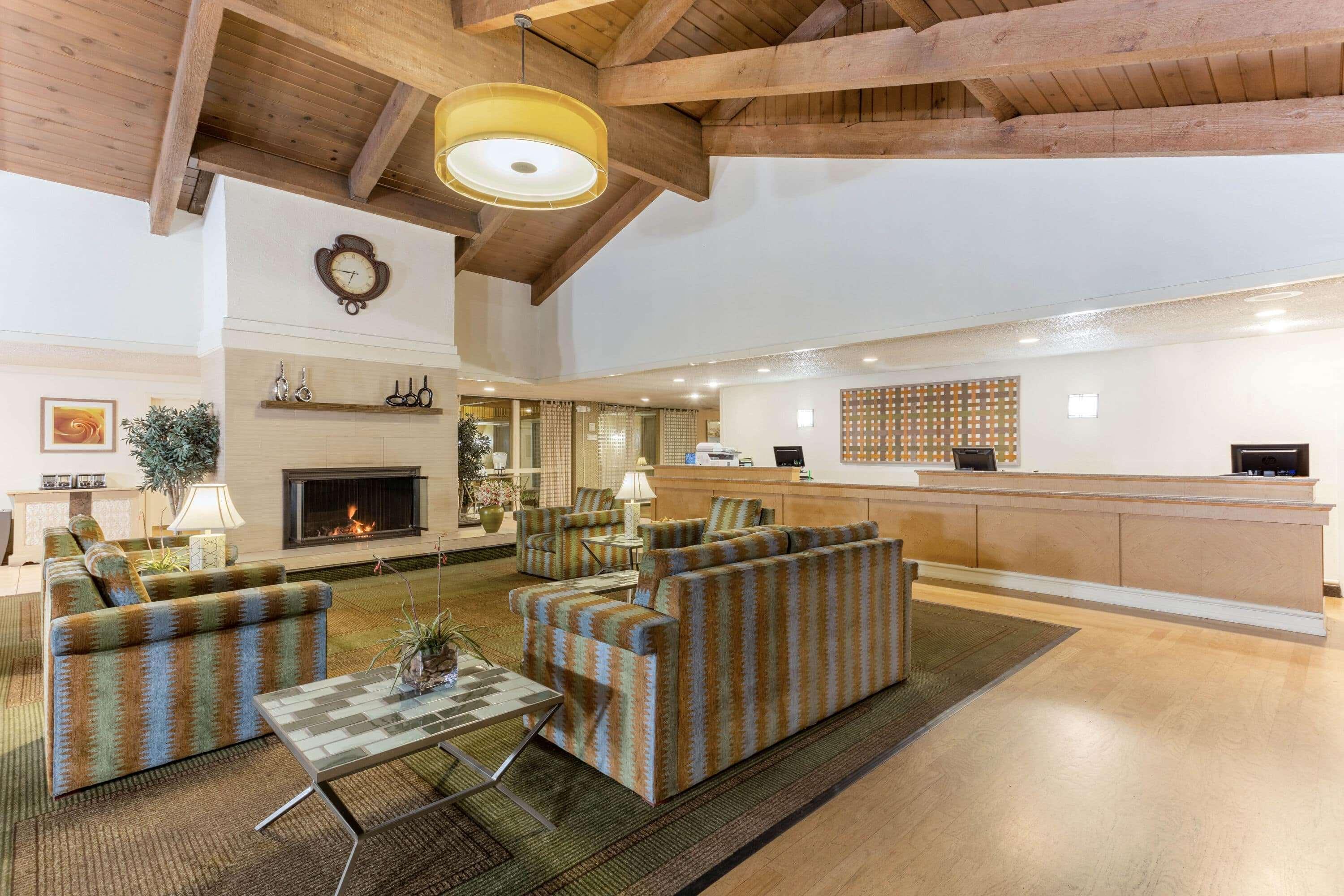 La Quinta By Wyndham Redding Hotell Eksteriør bilde